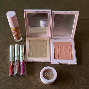 Kylie Cosmetics Highlighter and Lip Set with Gold and Pink Shades NEW